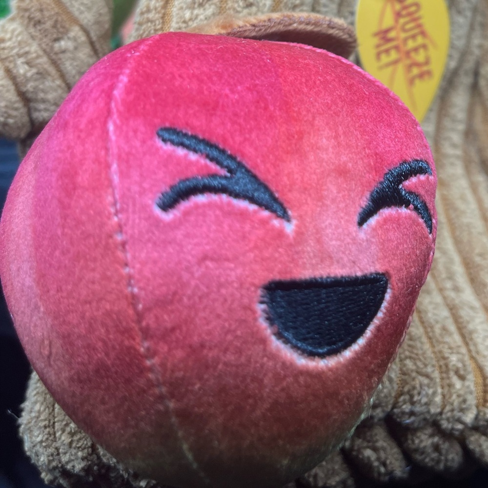 BARK Them Apples 3-in-1 Squeaky Plush Dog Toy
By BARK, NWT 🍎 - Picture 11 of 11